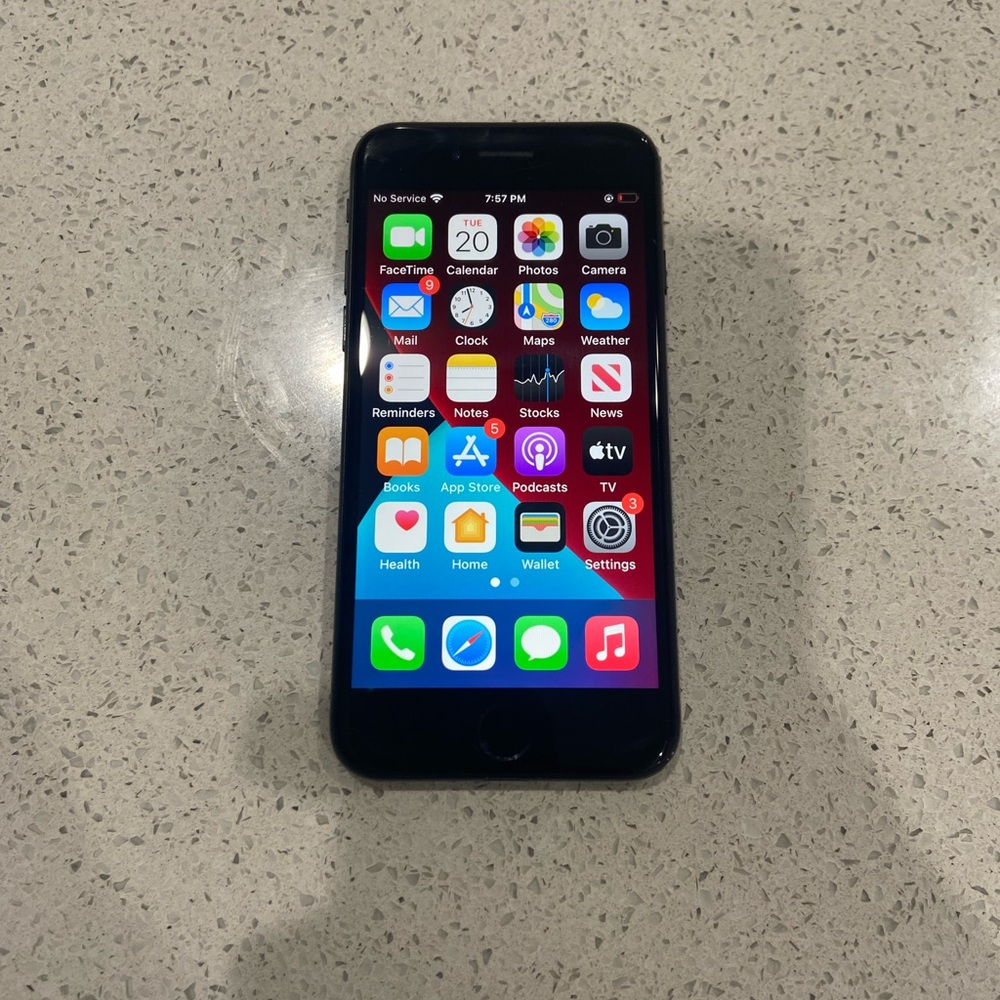 Working Apple iPhone 7 - 32GB - Jet Black (Unlocked) A1660 Good Condition